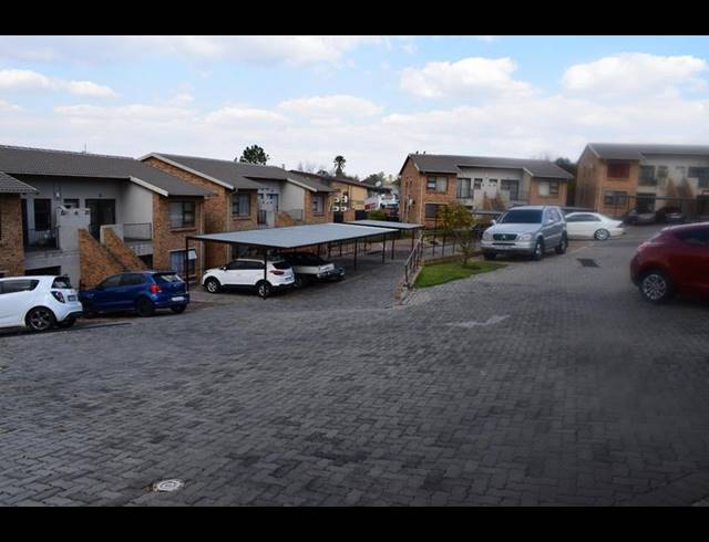 3 BEDROOM TOWNHOUSE FOR SALE IN BUCCLEUCH